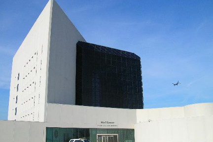 entrance-to-the-jfk-library